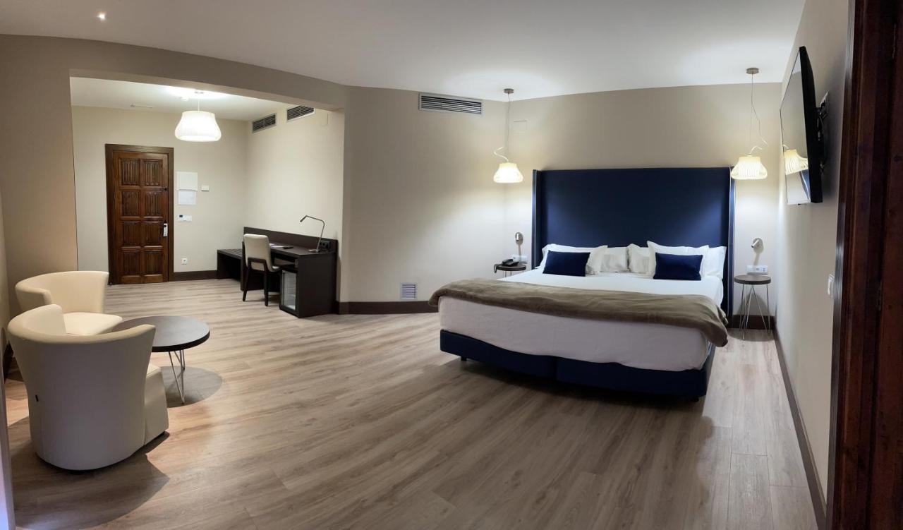 Habitación con bañera de hidromasaje - Cama extragrande