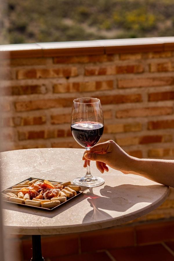 Suite,1404689939:JPEG