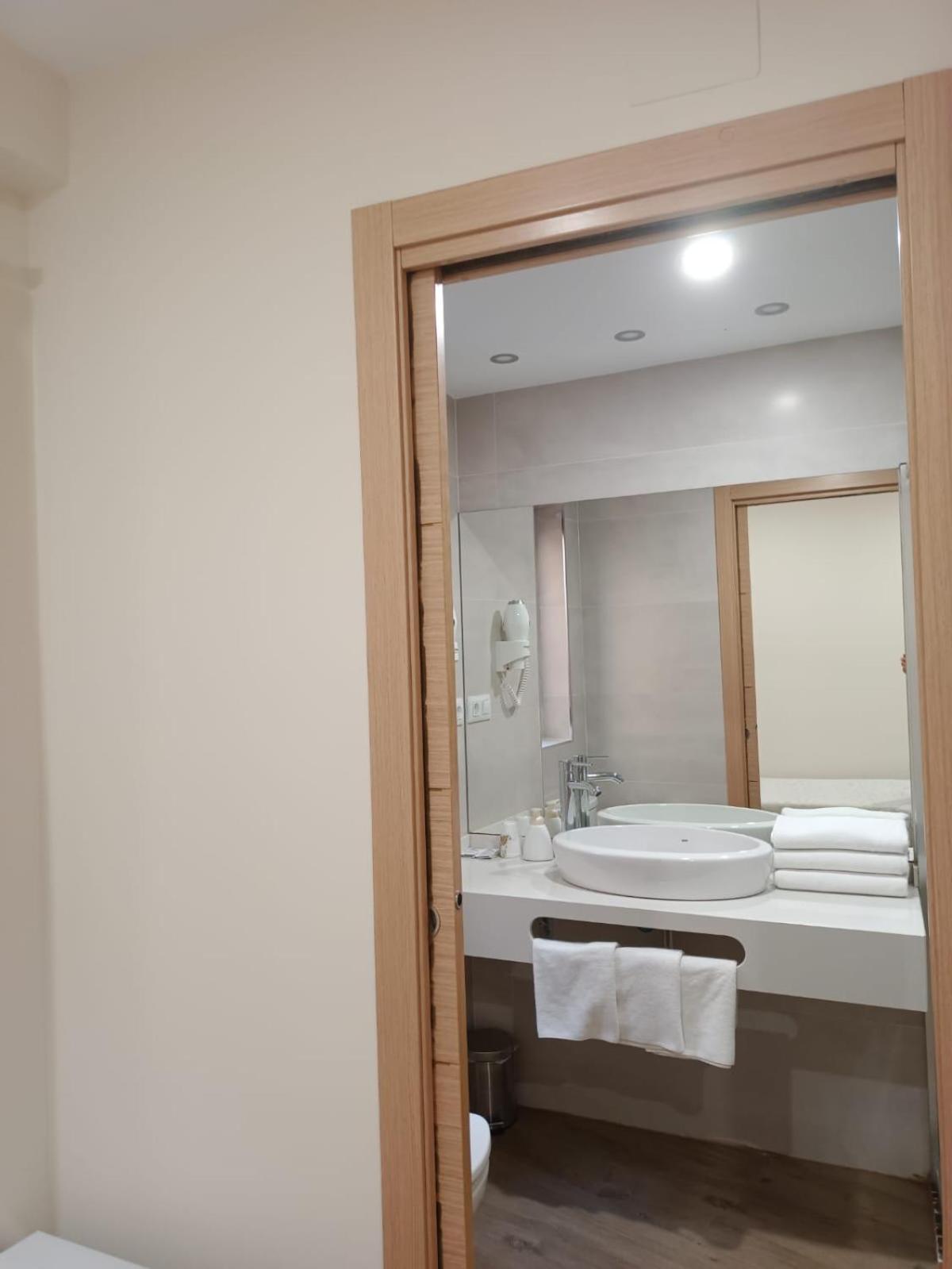 Deluxe Triple Room,1553832187:JPEG